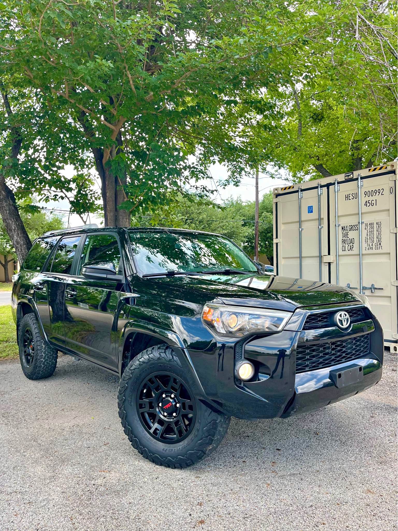 2017 Toyota 4Runner - SR5 Sport Utility 4D