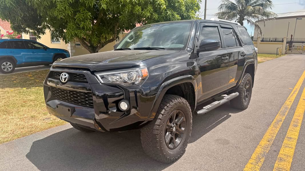 2017 Toyota 4Runner - SR5 Sport Utility 4D