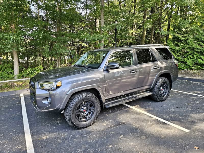 2019 Toyota 4Runner - SR5 Premium Sport Utility 4D