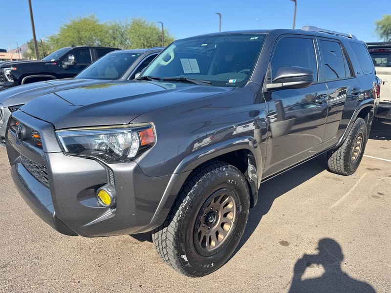 2018 Toyota 4Runner - SR5 Sport Utility 4D