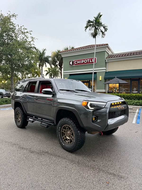 2021 Toyota 4Runner - SR5 Sport Utility 4D