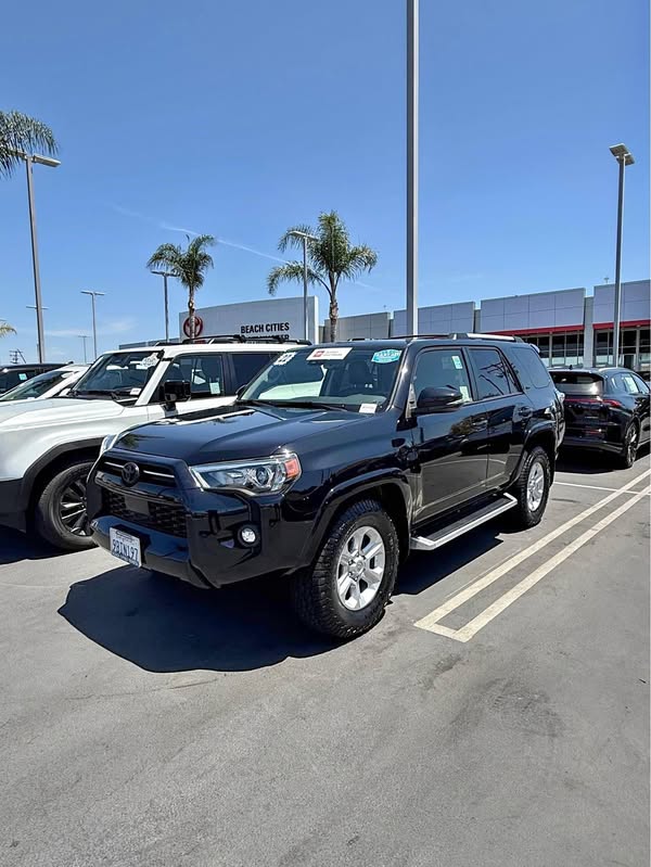 2022 Toyota 4Runner - SR5 Premium Sport Utility 4D