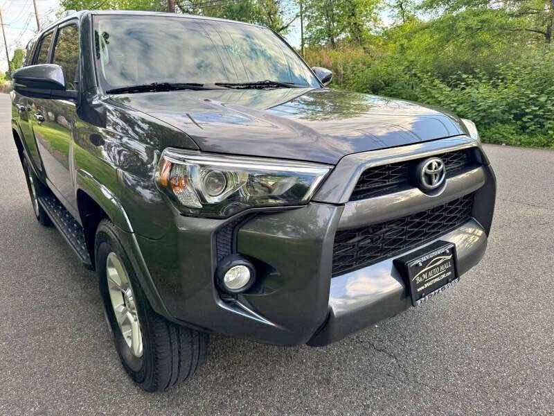 2017 Toyota 4Runner - SR5 Sport Utility 4D