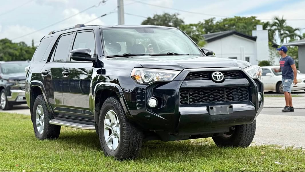 2019 Toyota 4Runner - SR5 Sport Utility 2D