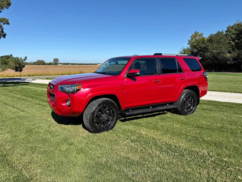 2019 Toyota 4Runner - SR5 Premium Sport Utility 4D