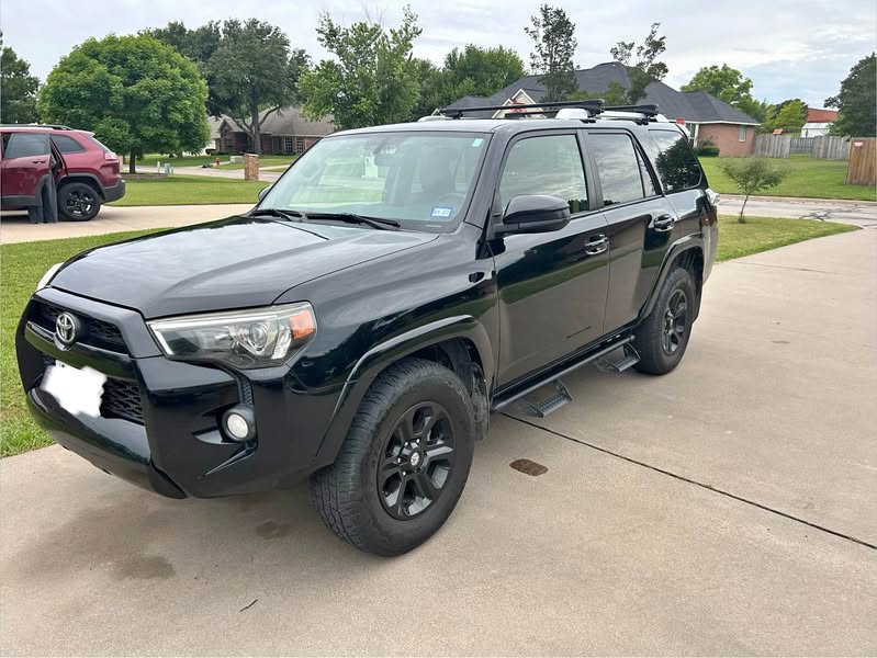 2018 Toyota 4Runner - SR5 Sport Utility 2D