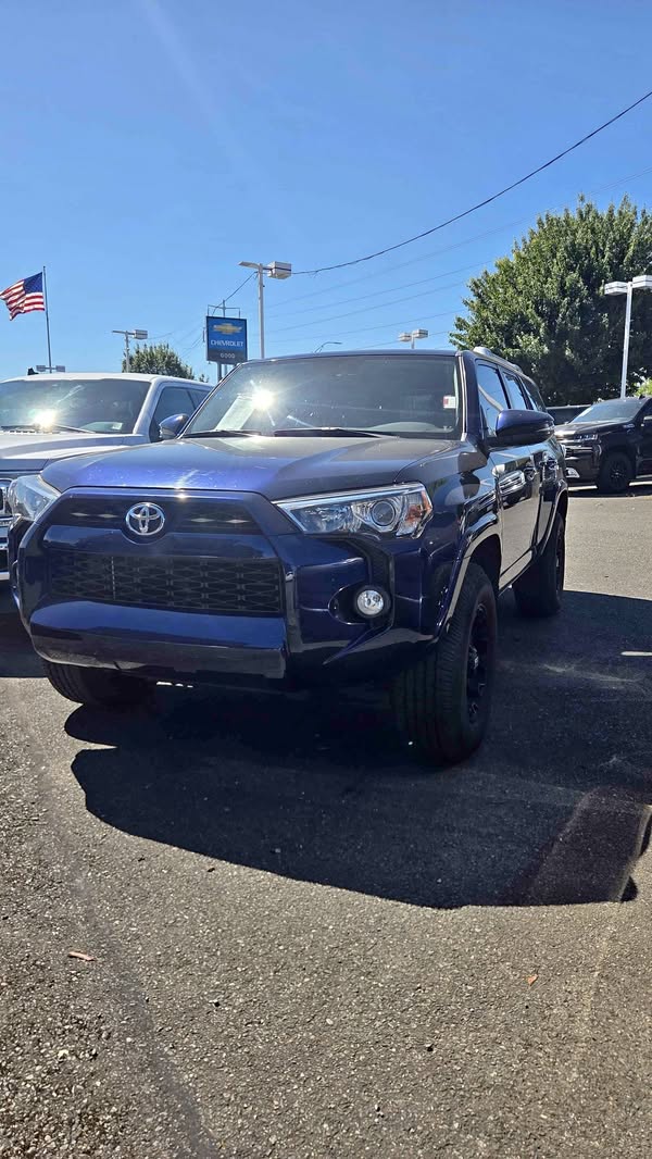 2018 Toyota 4Runner - SR5 Premium Sport Utility 4D