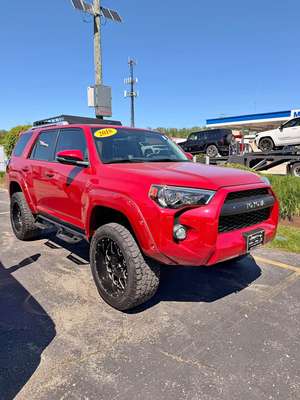 2018 Toyota 4Runner - SR5 Sport Utility 4D