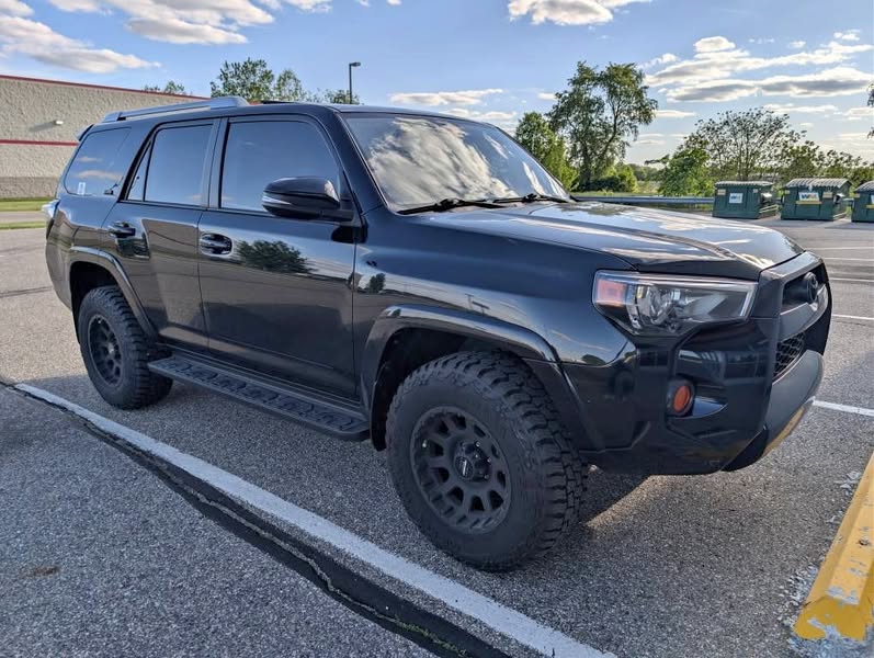 2018 Toyota 4Runner - SR5 Sport Utility 4D