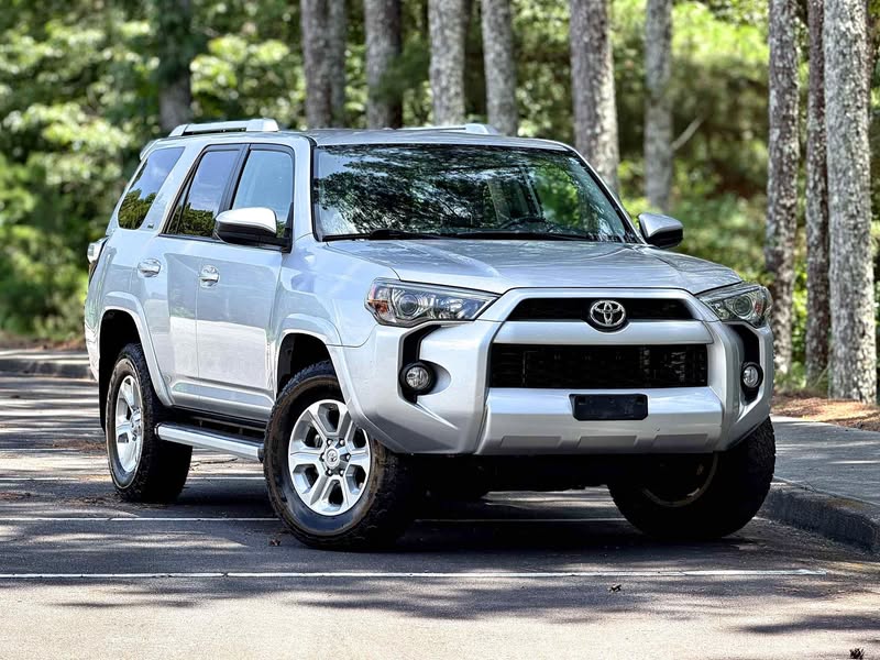 2014 Toyota 4Runner - SR5 Sport Utility 4D