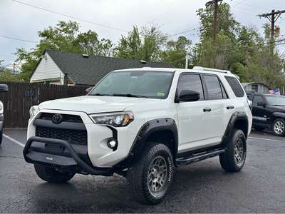 2016 Toyota 4Runner - SR5 Sport Utility 4D