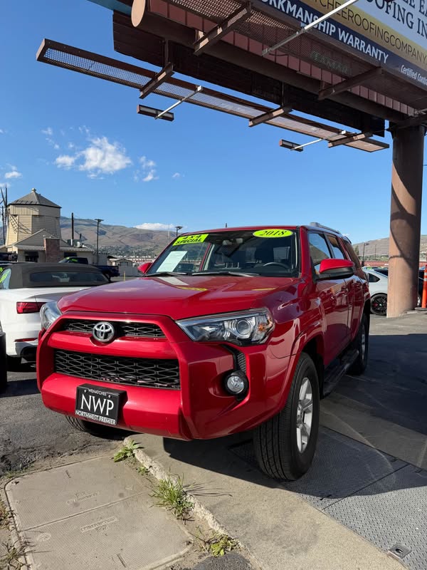 2018 Toyota 4Runner - SR5 Sport Utility 4D