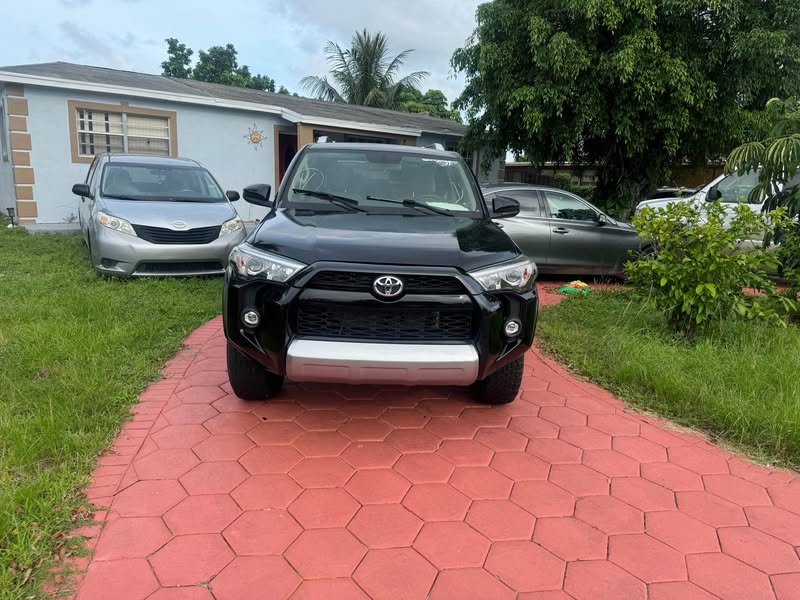 2015 Toyota 4Runner - SR5 Premium Sport Utility 4D