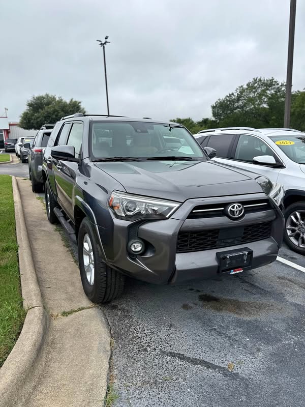 2021 Toyota 4Runner - SR5 Sport Utility 4D