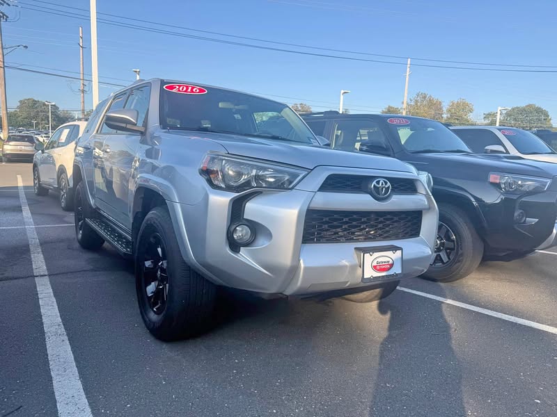 2016 Toyota 4Runner - SR5 Sport Utility 4D
