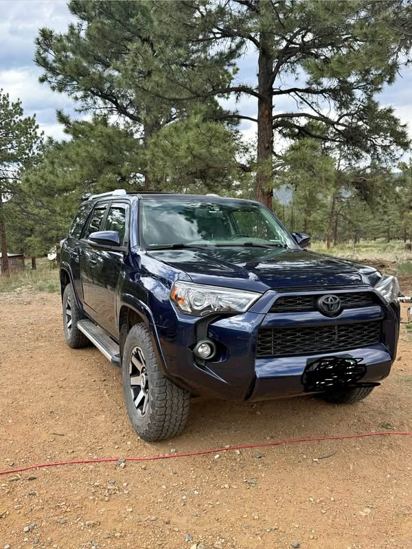 2017 Toyota 4Runner - SR5 Sport Utility 4D
