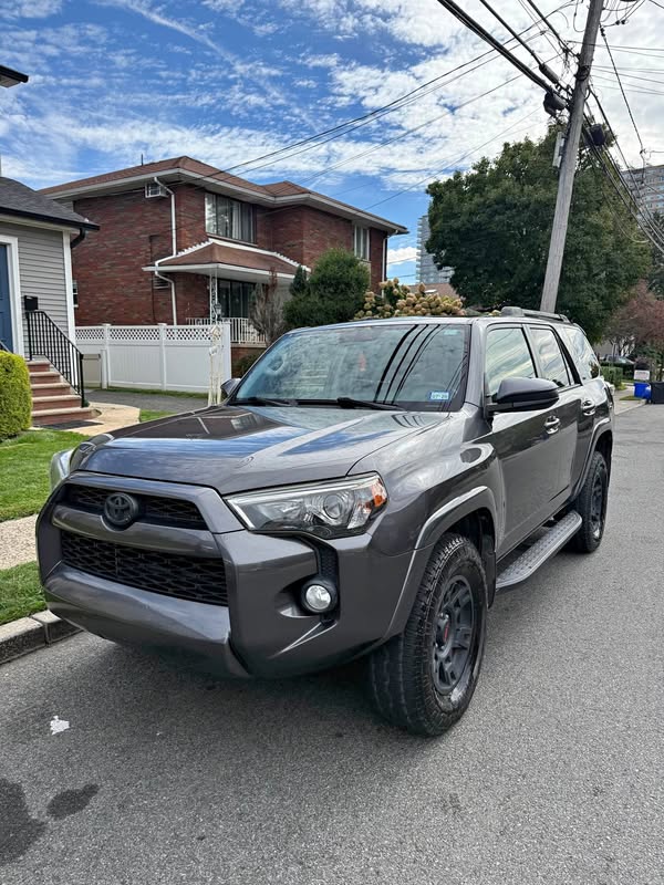 2015 Toyota 4Runner - SR5 Premium Sport Utility 4D