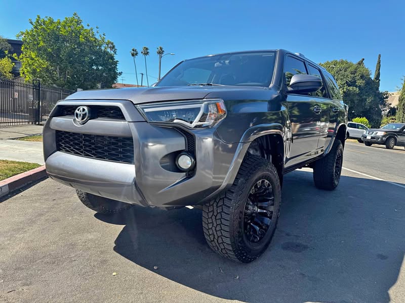 2016 Toyota 4Runner - SR5 Sport Utility 4D