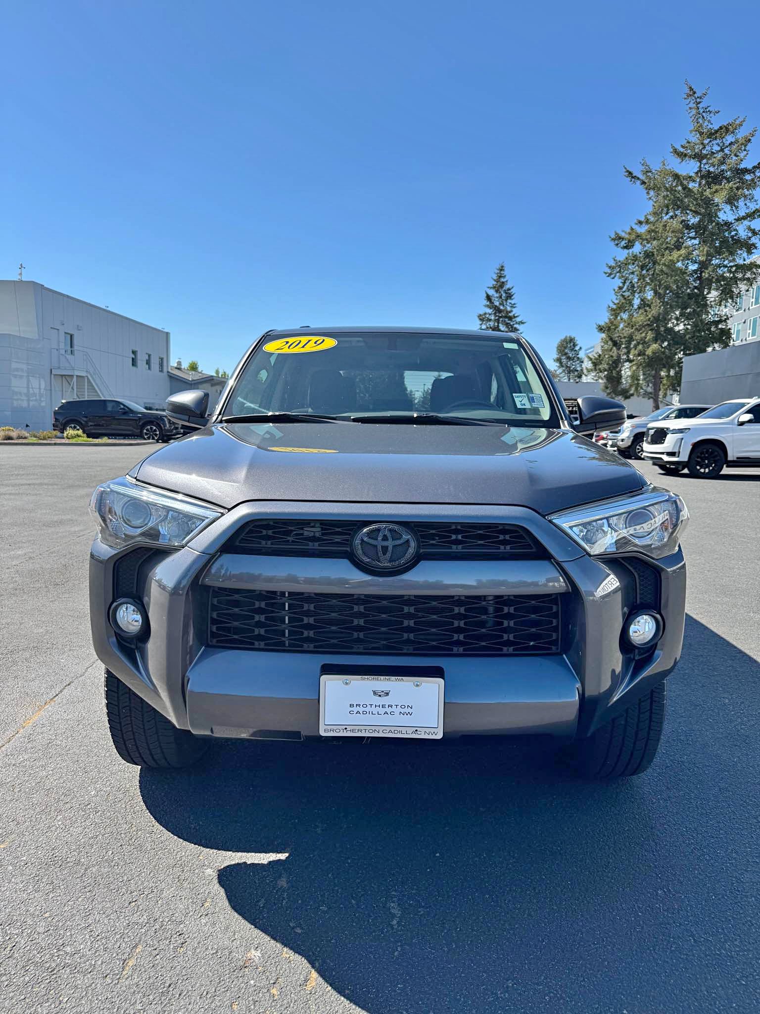 2019 Toyota 4Runner - SR5 Sport Utility 4D