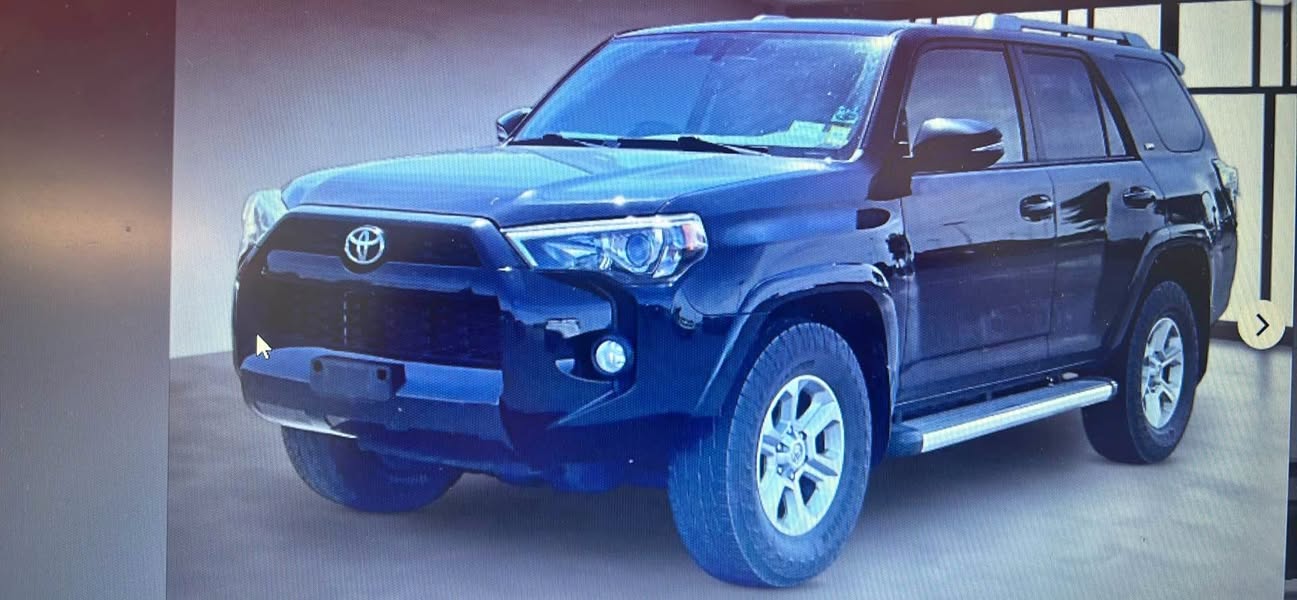 2017 Toyota 4Runner - SR5 Sport Utility 4D