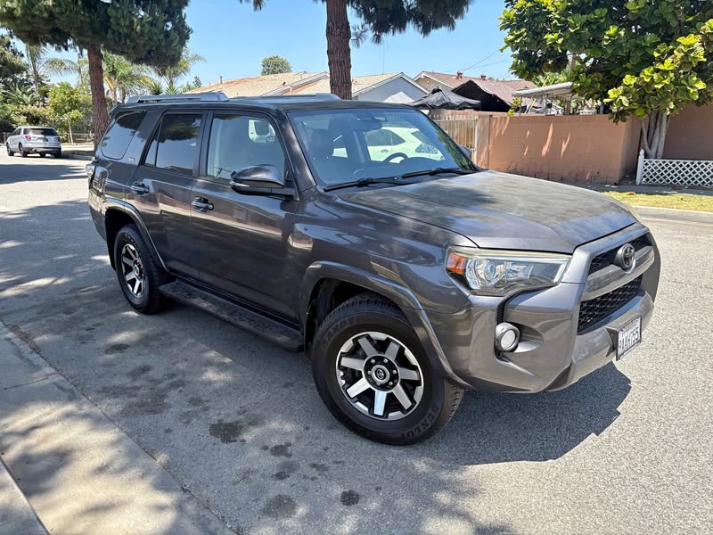 2014 Toyota 4Runner - SR5 Sport Utility 4D