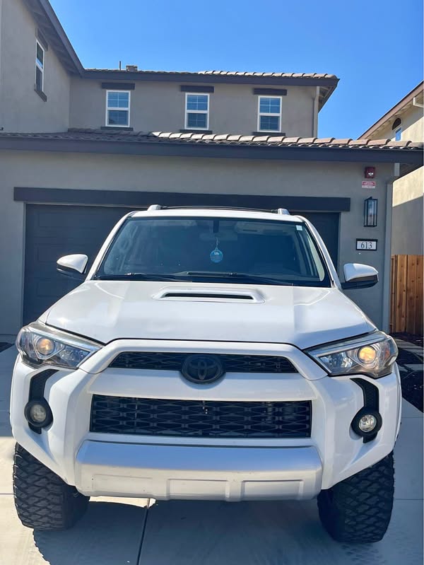 2017 Toyota 4Runner - SR5 Premium Sport Utility 4D