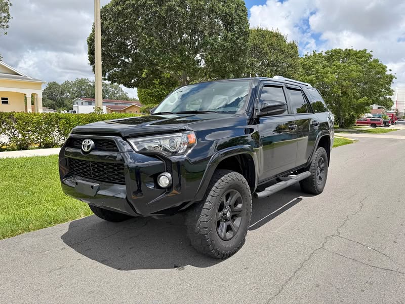 2017 Toyota 4Runner - SR5 Sport Utility 4D