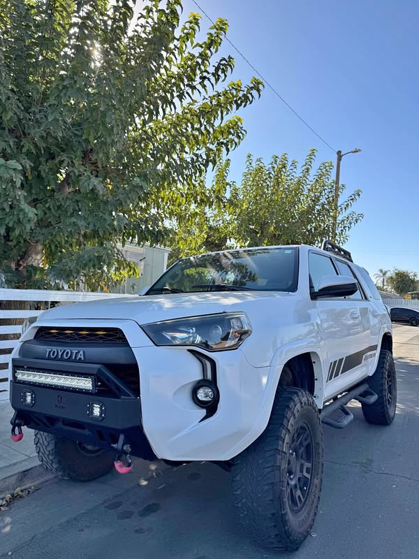 2021 Toyota 4Runner - SR5 Premium Sport Utility 4D