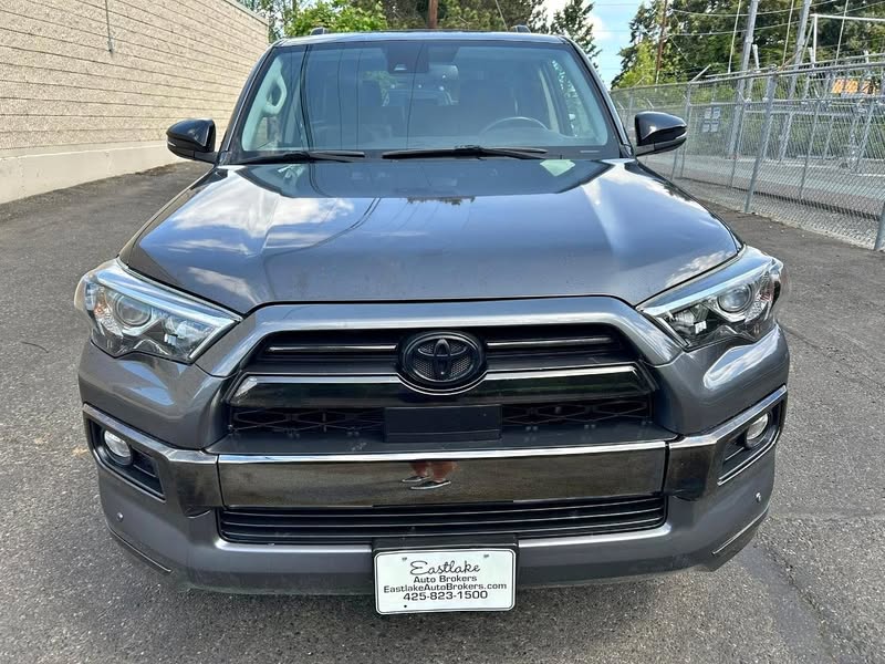 2020 Toyota 4Runner Limited Nightshade Edition 4WD \/  Clean title \/ Clean carfax report \/ 1owner \/ No corrosion or rust issues.