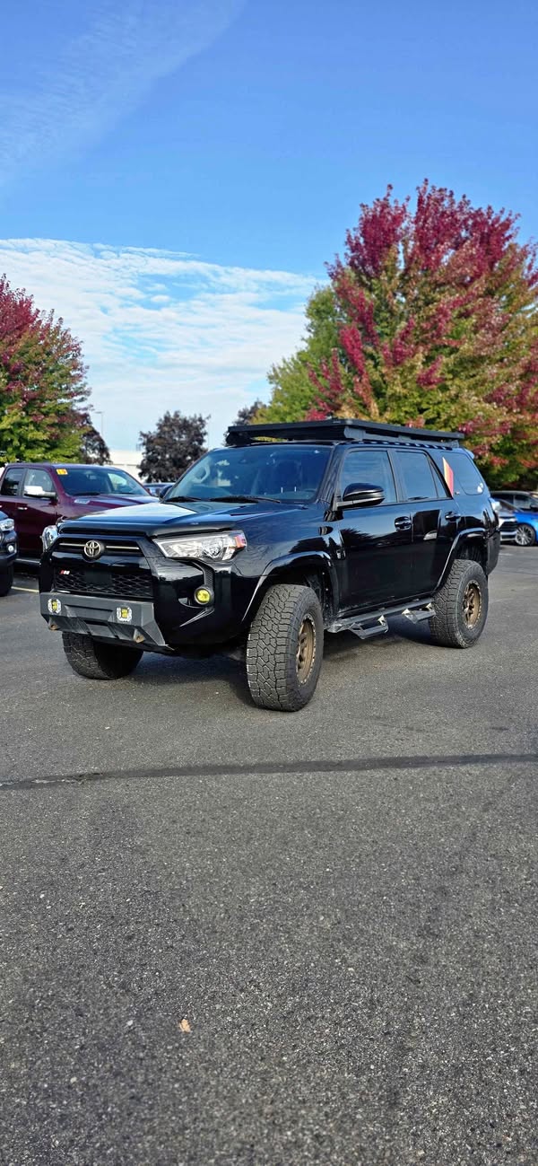 2022 Toyota 4Runner - SR5 Sport Utility 4D