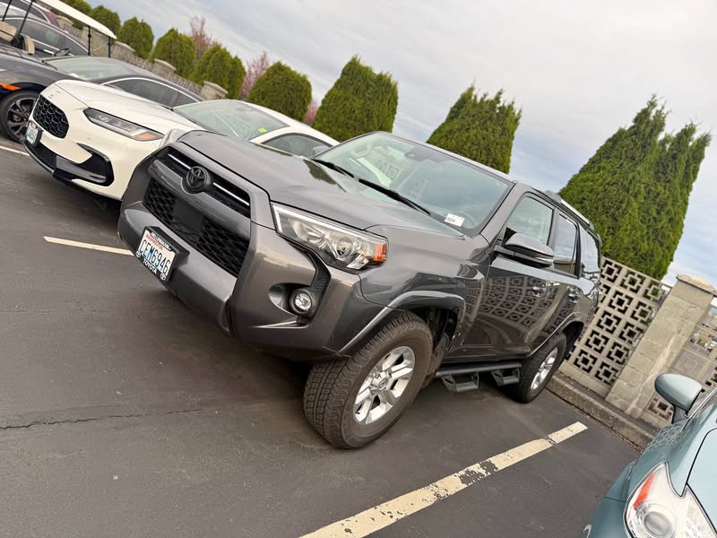2022 Toyota 4Runner - SR5 Premium Sport Utility 4D
