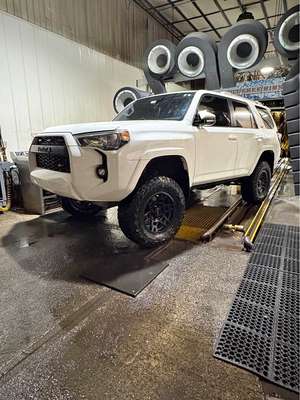 2017 Toyota 4Runner - SR5 Sport Utility 2D