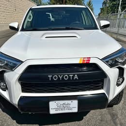 2017 Toyota 4Runner TRD Pro 4WD \/ Clean title \/ Clean carfax report \/ 1owner