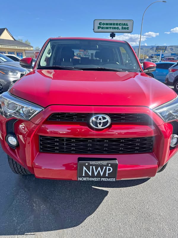 2018 Toyota 4Runner - SR5 Sport Utility 4D