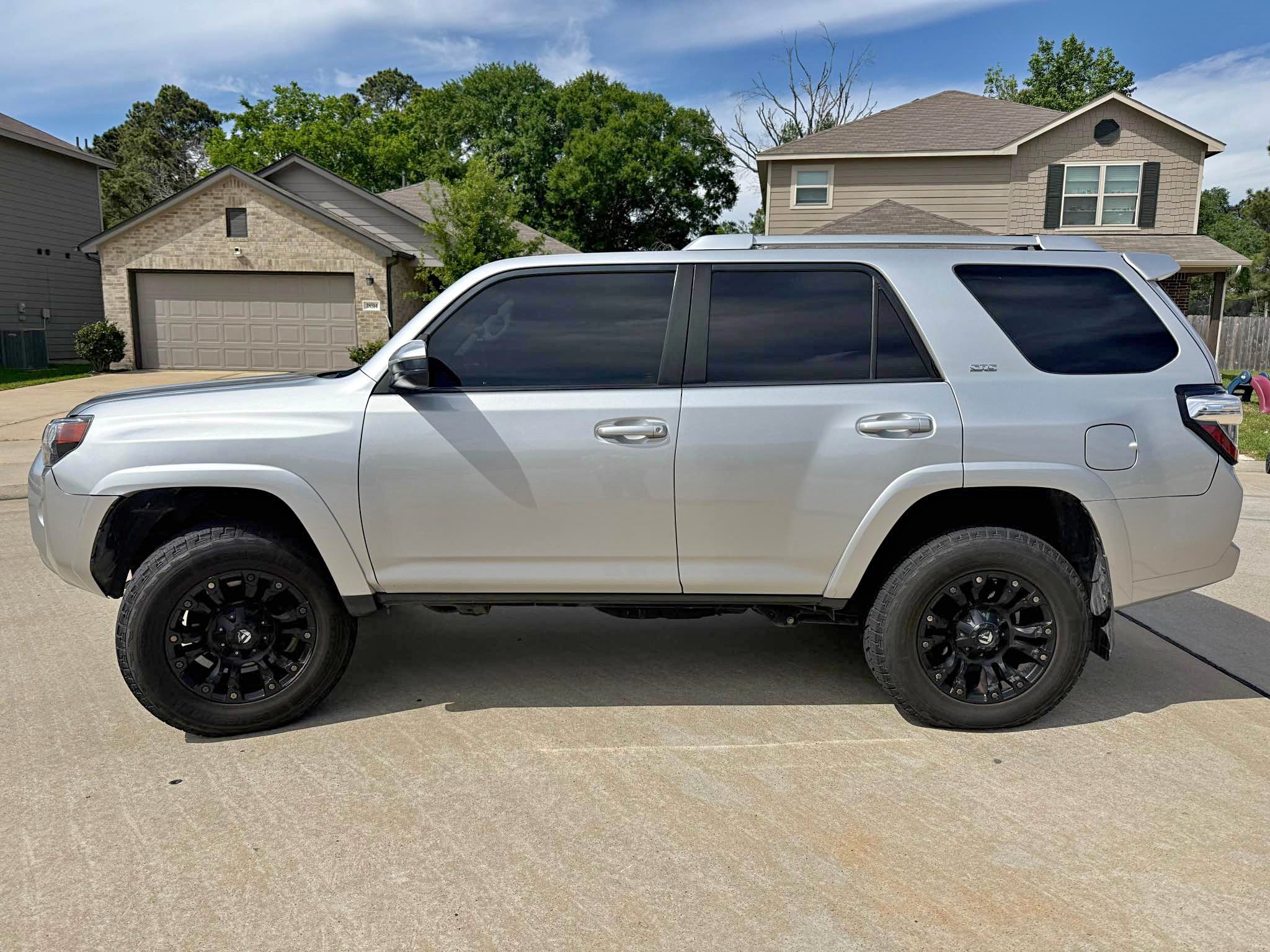 2017 Toyota 4Runner - SR5 Premium Sport Utility 4D