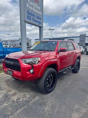 2018 Toyota 4Runner - SR5 Premium Sport Utility 4D