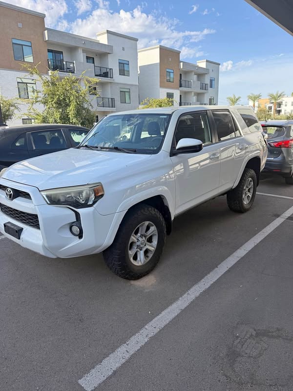 2014 Toyota 4Runner - SR5 Sport Utility 4D