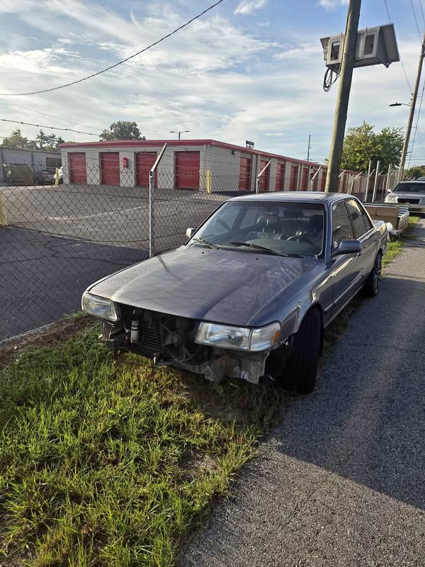 1990 Toyota Cressida - Luxury Sedan 4D