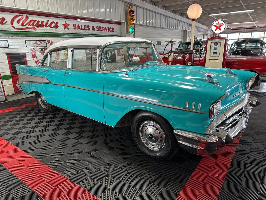 1957 Chevrolet Bel Air/150/210
