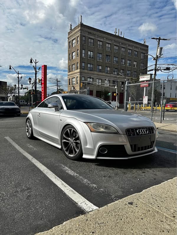 2010 Audi TT - TTS Quattro Prestige Coupe 2D