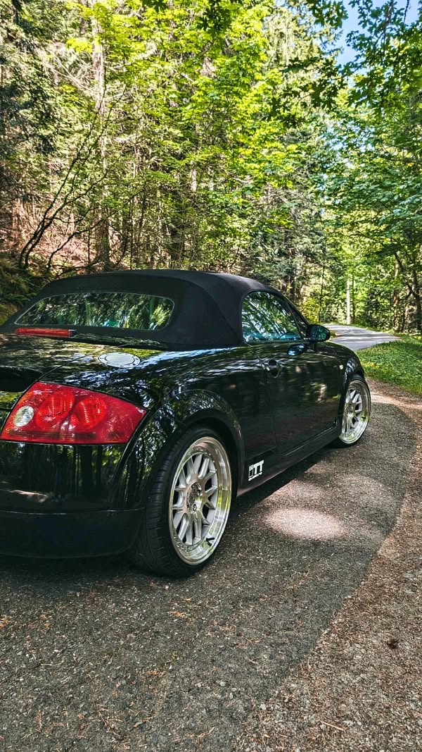 2001 Audi TT - 225 Quattro Roadster 2D