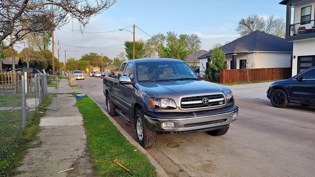 2000 Toyota Tundra - V8