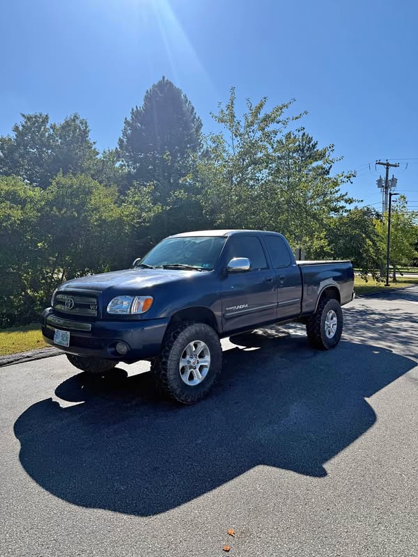 2004 Toyota Tundra Access Cab - SR5
