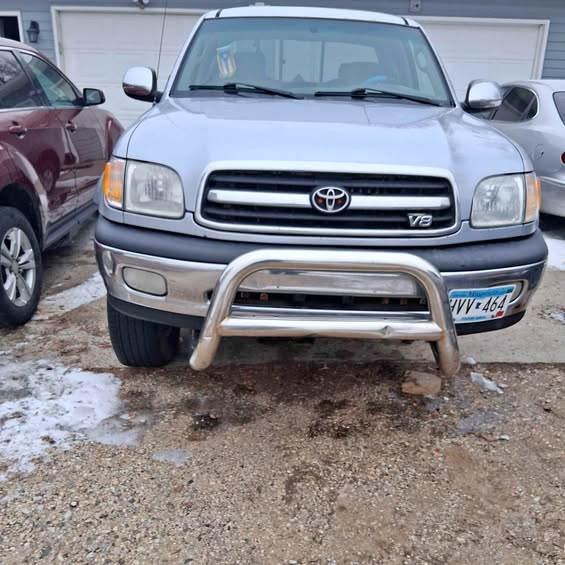 2000 Toyota Tundra - Pickup 4D 6 1\/2 ft