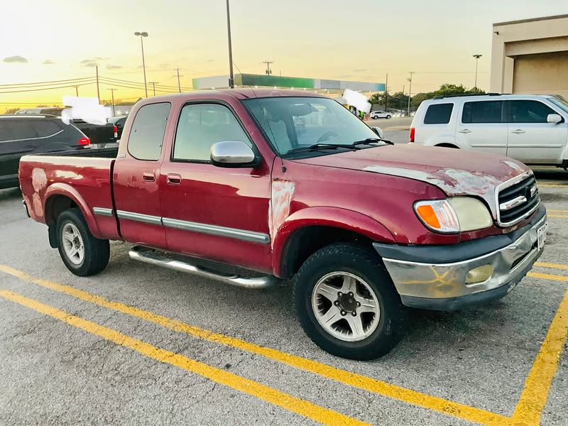 2000 Toyota Tundra - 4WD SR5 Long Bed