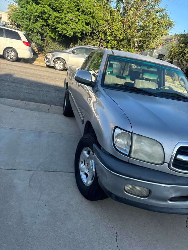 2002 Toyota Tundra - SR5 Pickup 4D 8 ft