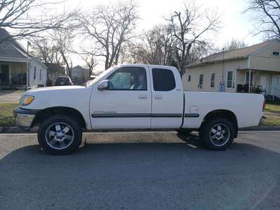 2001 Toyota Tundra - Pickup 2D 8 ft
