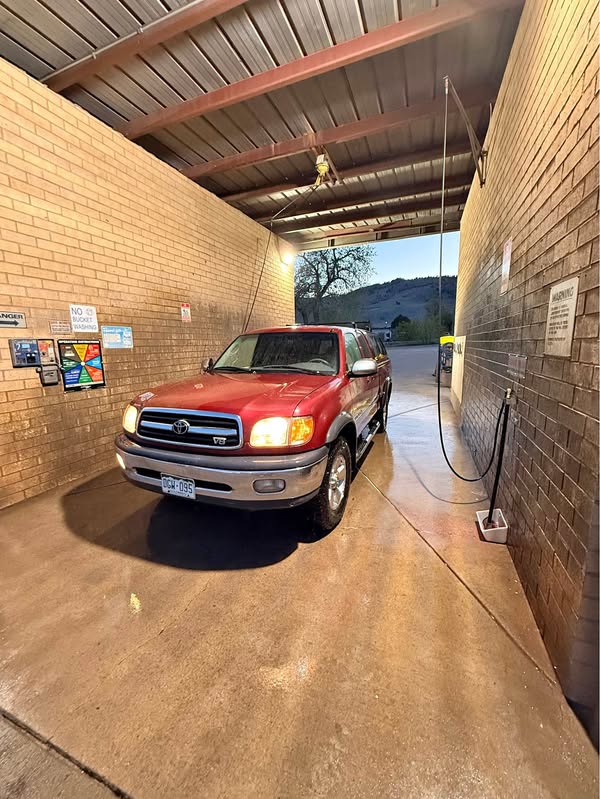 2000 Toyota Tundra - Pickup 4D 6 1\/2 ft