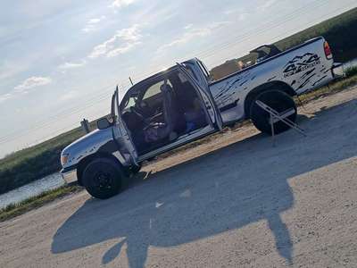 2000 Toyota Tundra - Limited Pickup 4D 5 1\/2 ft