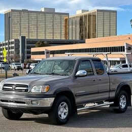 2002 Toyota Tundra SR5 V8 4dr Access Cab  SB